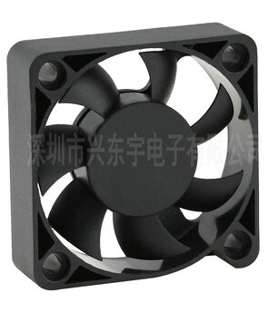 舞臺燈光散熱風(fēng)扇不僅是舞臺燈光壽命的延長(cháng)者，更能保護自己